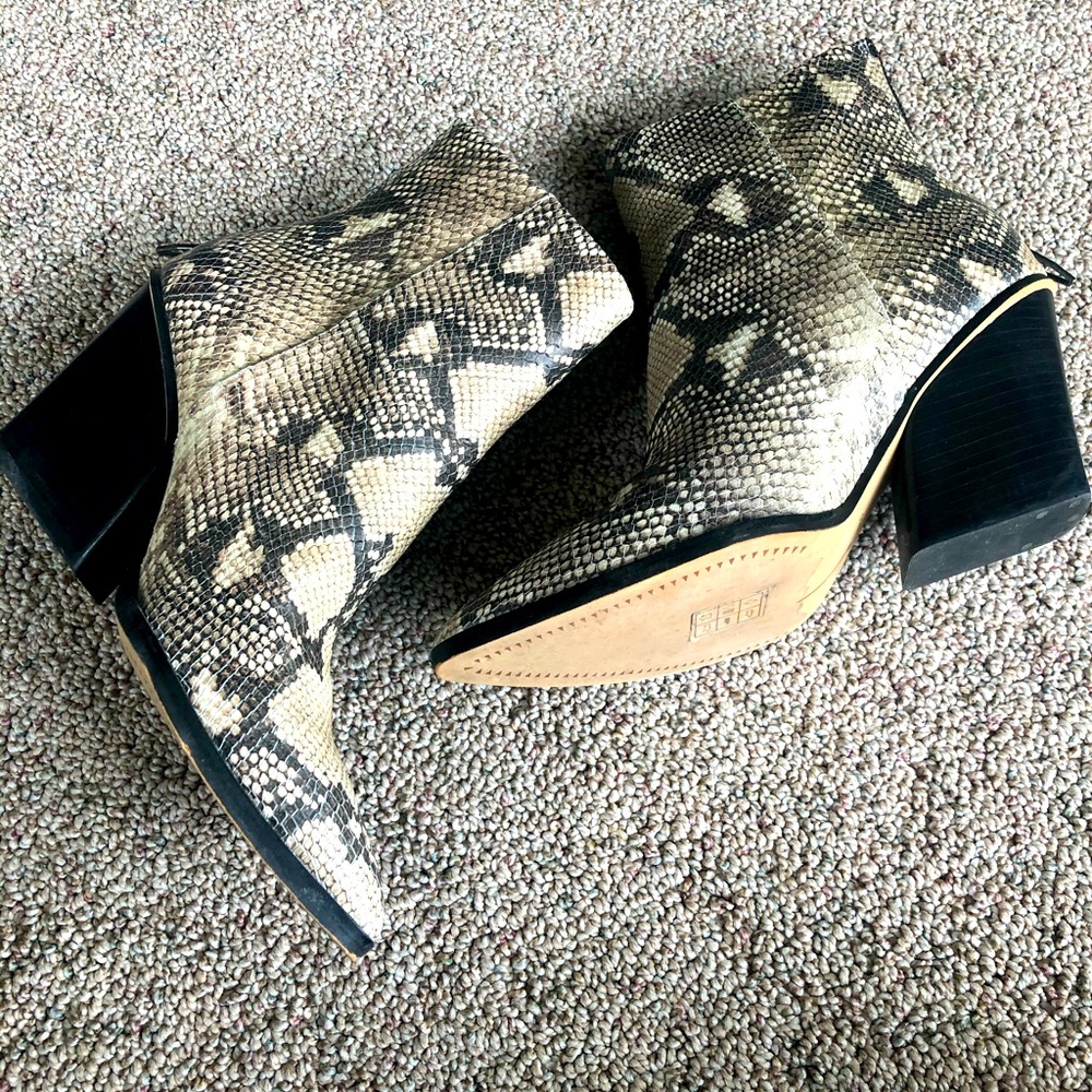 Dolce Vita Snakeskin Issa Boot, 10